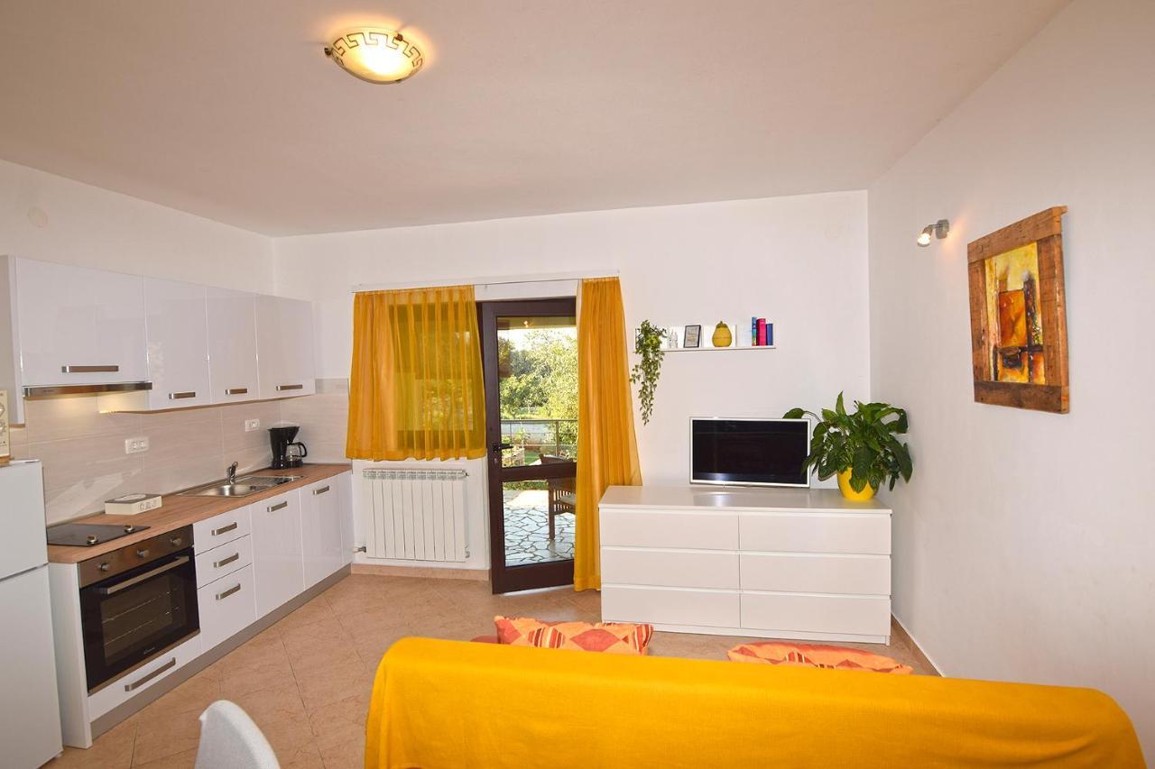 Apartments Bor Medulin Kültér fotó